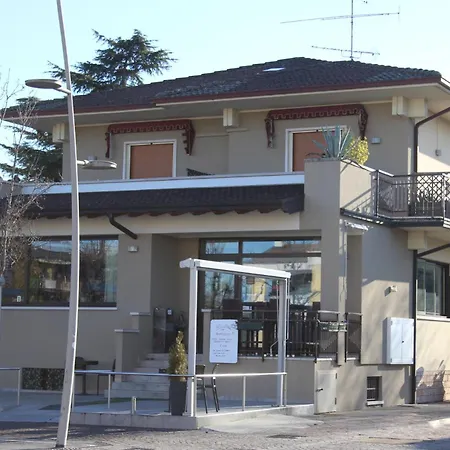 Margherita Meuble 酒店 *
